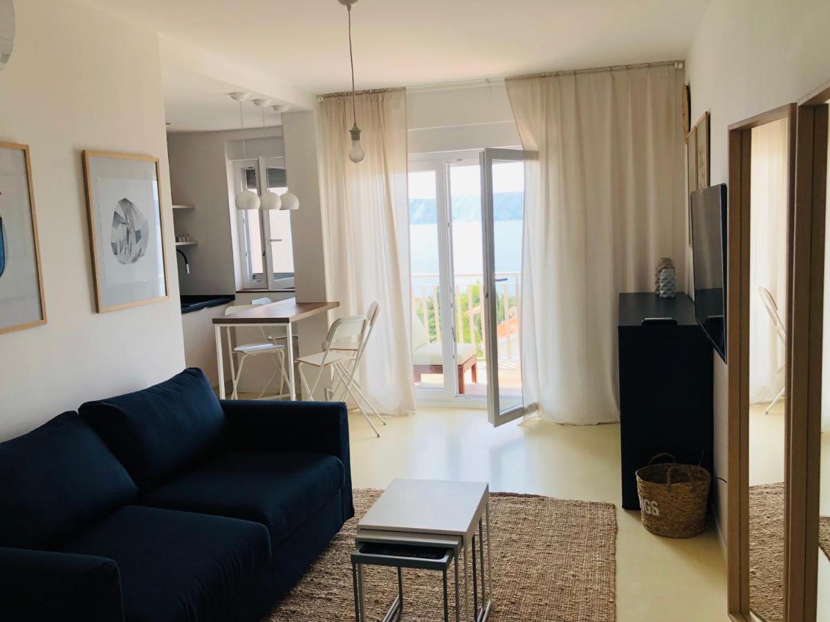 Apartman Meghan Novi Vinodolski Exterior foto