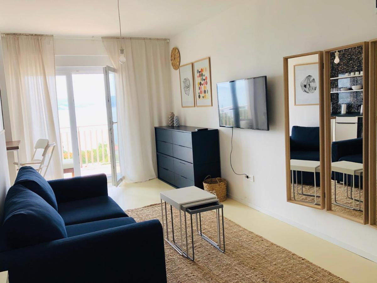 Apartman Meghan Novi Vinodolski Exterior foto